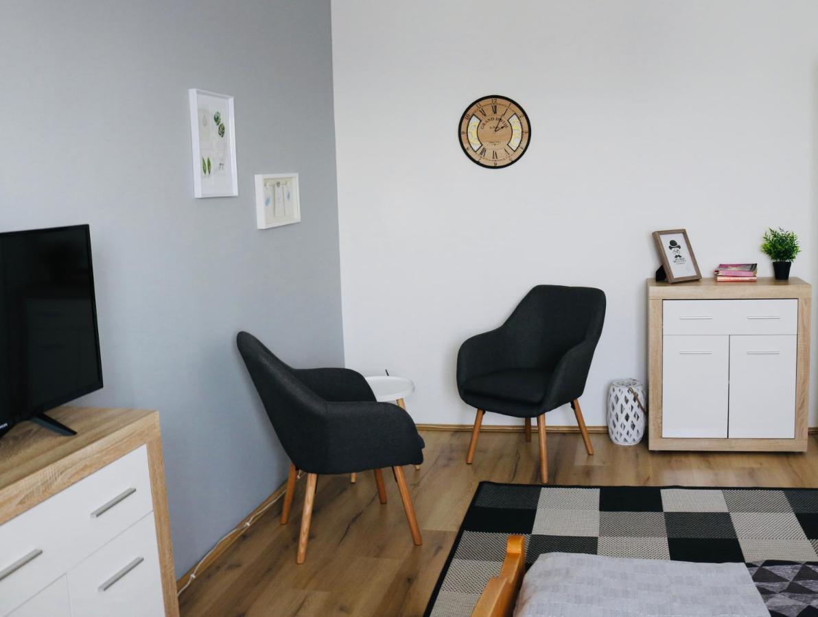 Levendula Apartman เปตช์ ภายนอก รูปภาพ